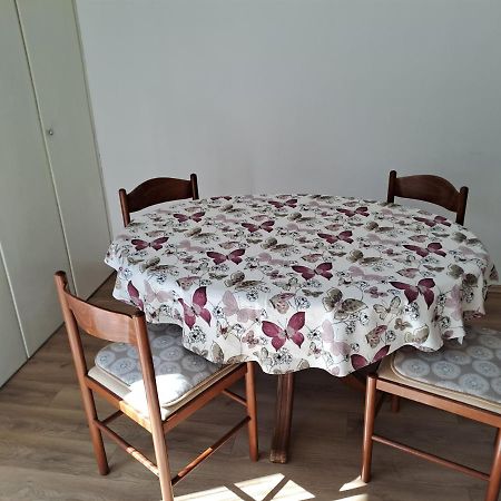 Yulia Apartman Pula Exterior foto