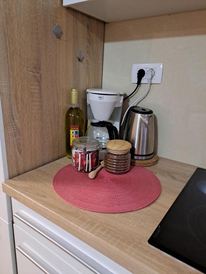 Yulia Apartman Pula Exterior foto