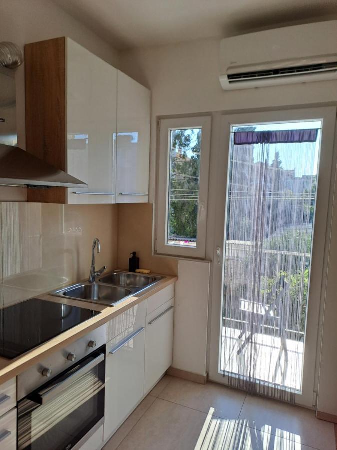 Yulia Apartman Pula Exterior foto